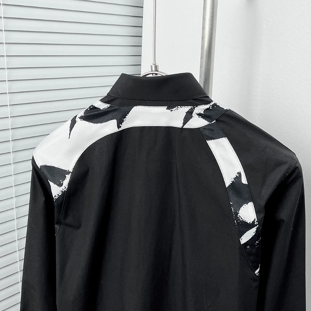 Alexander Mc Quee · Sizes：M-3XL ：
